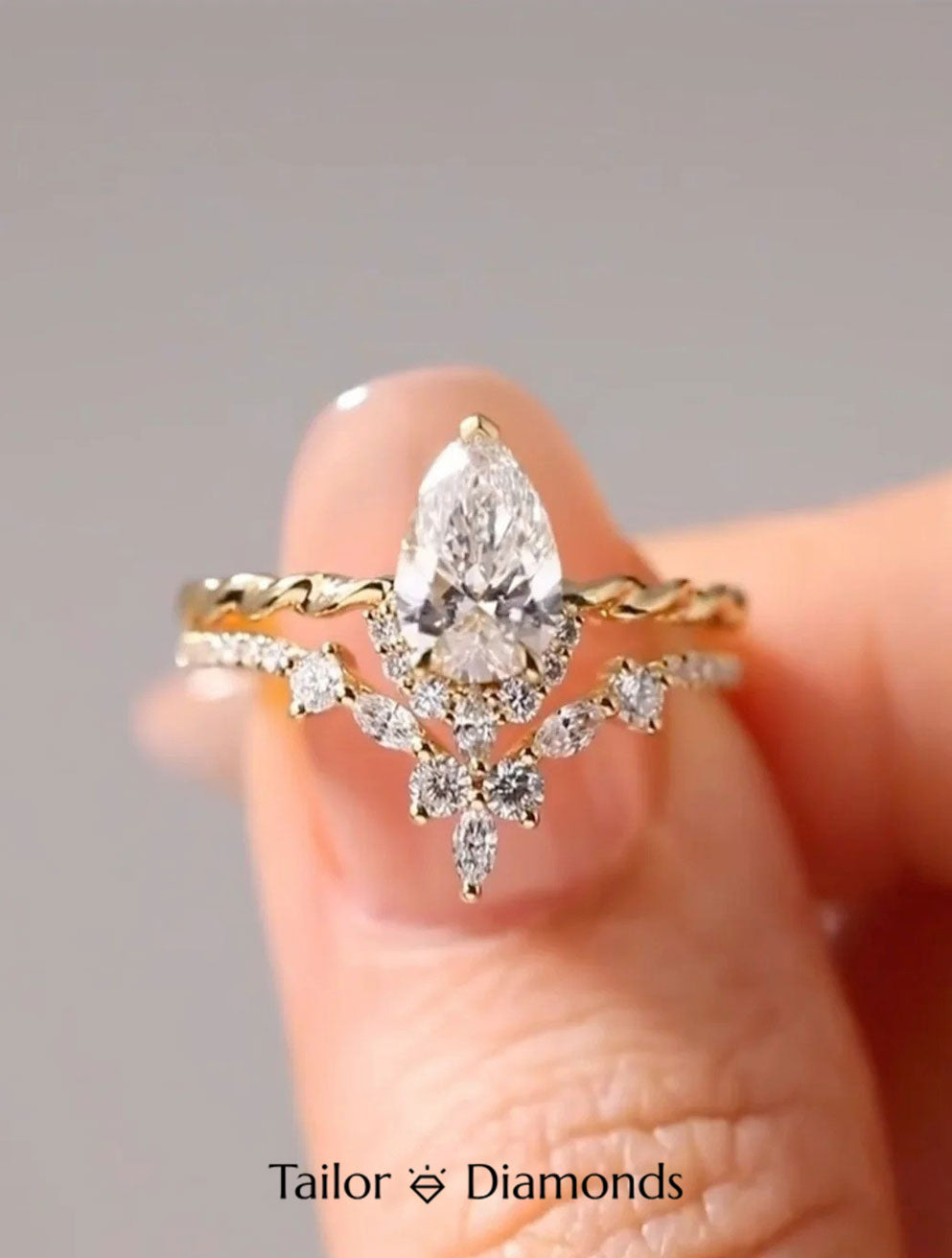 18K Yellow Gold Teardrop Shaped Diamond Ring