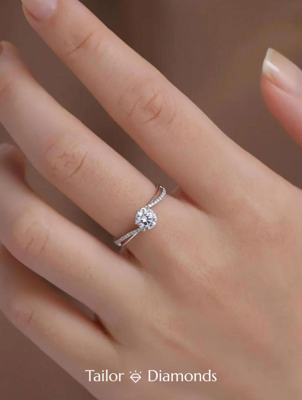 18K White Gold Crisscross Round Diamond Ring