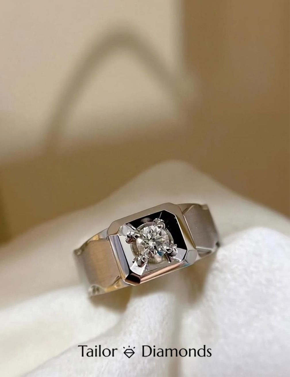 18K Yellow Gold Heart Shaped Sapphire Ring