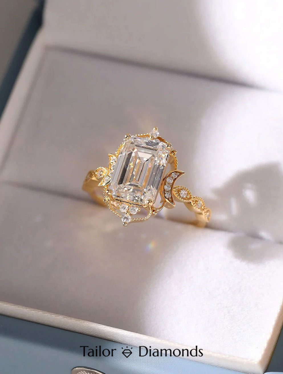 18K Yellow Gold Rectangular Diamond Ring
