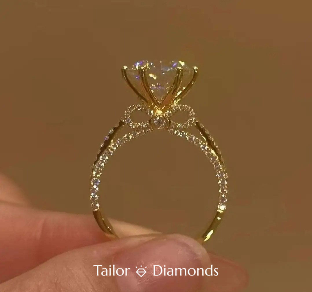 Gold Setting Round Diamond Full Sparkle Ring
